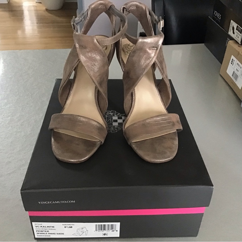 Vince Camuto Women's Pewter Heels 8.5 M EUC